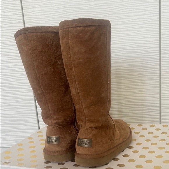 UGG Tan Winter Boots - Picture 5 of 9